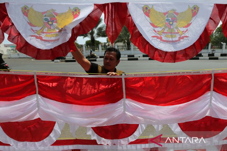 FOTO - Penjualan pernak pernik HUT RI di Aceh