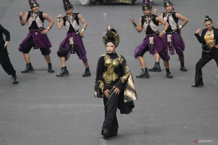 Penyanyi Tiara Andini meriahkan Jember Fashion Carnaval 2024