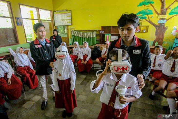 Pemanfaatan teknologi virtual reality di bidang pendidikan