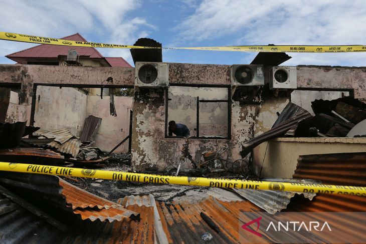 FOTO - Pascakebakaran asrama polisi di Banda Aceh