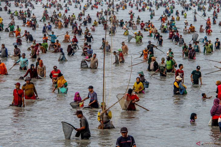 Tradisi Pemetan Ikan di Bojonegoro