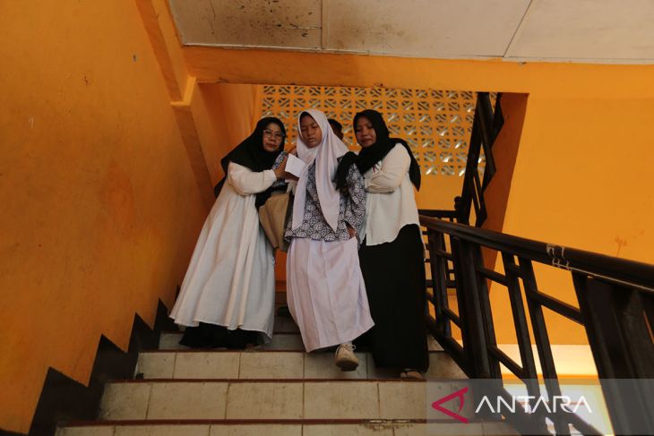 FOTO - Tsunami drill di sekolah