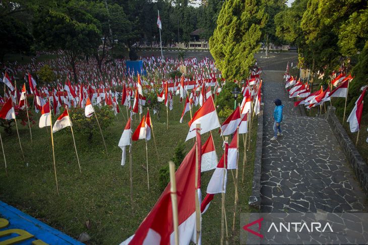 Pengibaran 10.001 bendera Merah Putih di museum Linggarjati