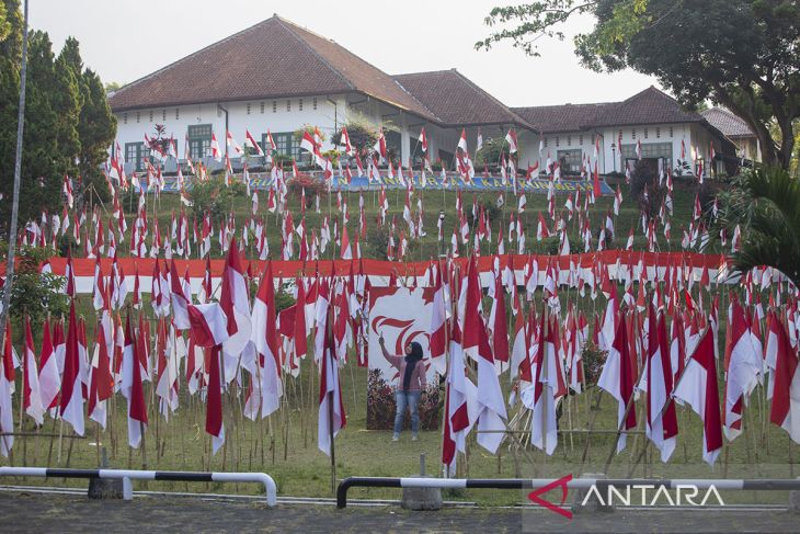 Pengibaran 10.001 bendera Merah Putih di museum Linggarjati