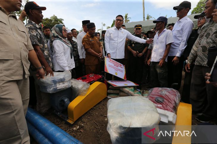 FOTO - Wamentan tinjau perluasan areal sawah di Aceh Besar