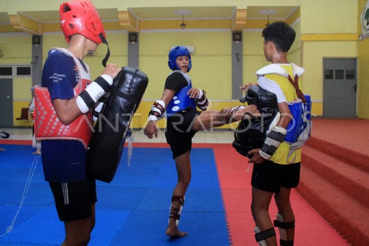 Atlet Taekwondo Kalbar latihan untuk PON