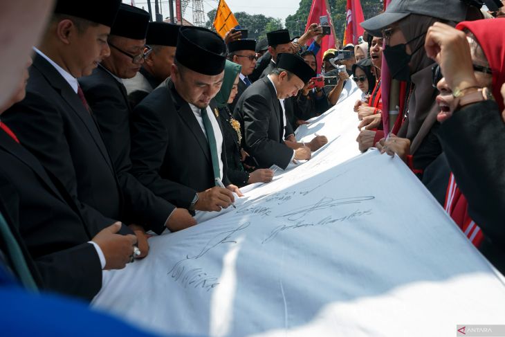 Aksi mahasiswa kawal putusan MK di Blitar