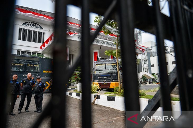 Pengamanan gedung DPRD Jawa Barat