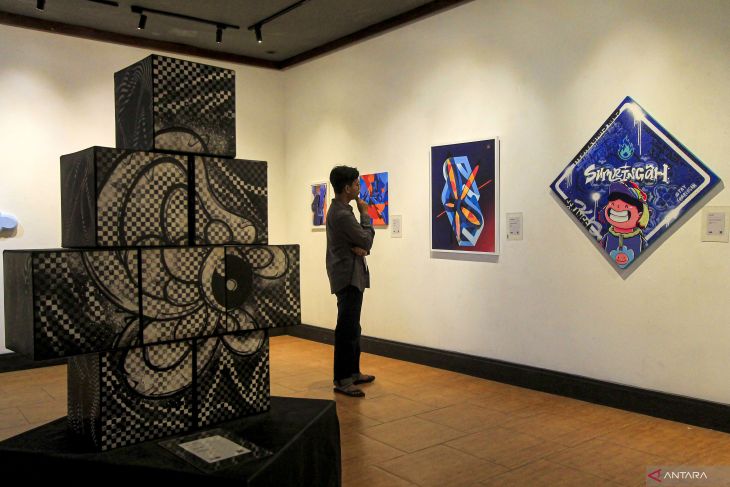 Pameran karya seni grafiti Plug and Play