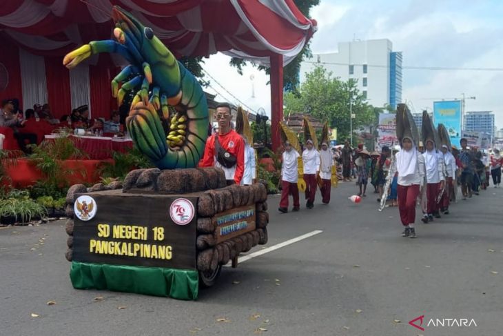 Warna-warni pawai karnaval budaya di Babel dalam memeriahkan HUT Ke-79 RI