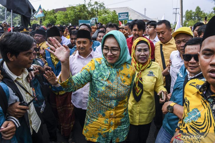 Airin Rachmi-Ade Sumardi daftar Pilgub Banten