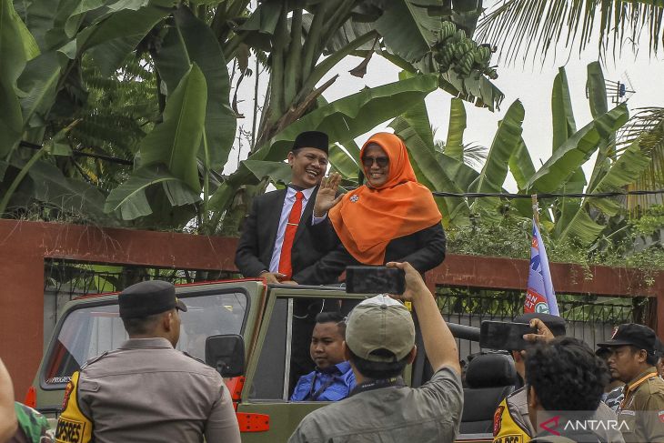 Pasangan Isro-Uyun mendaftar ke KPU Kota Cilegon