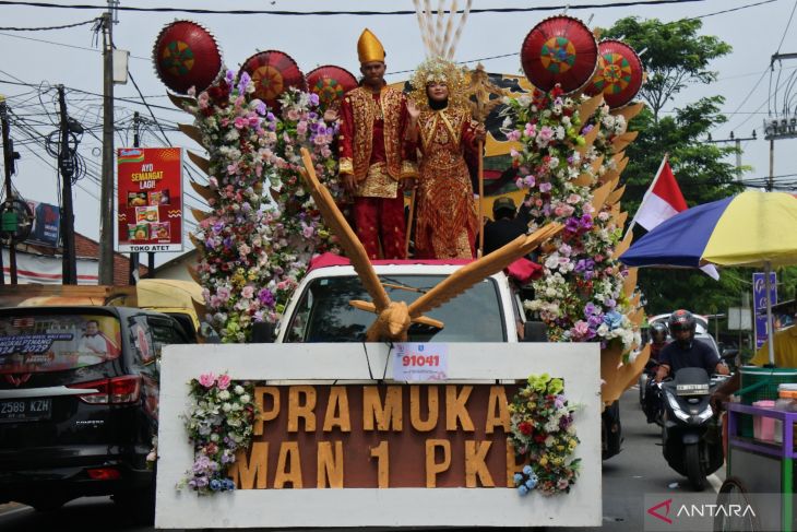 Pawai kendaraan hias di Pangkalpinang