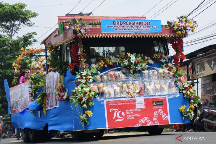 Pawai kendaraan hias di Pangkalpinang