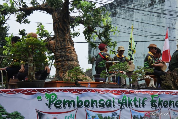 Pawai kendaraan hias di Pangkalpinang