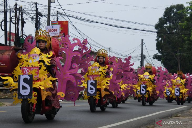 Pawai kendaraan hias di Pangkalpinang