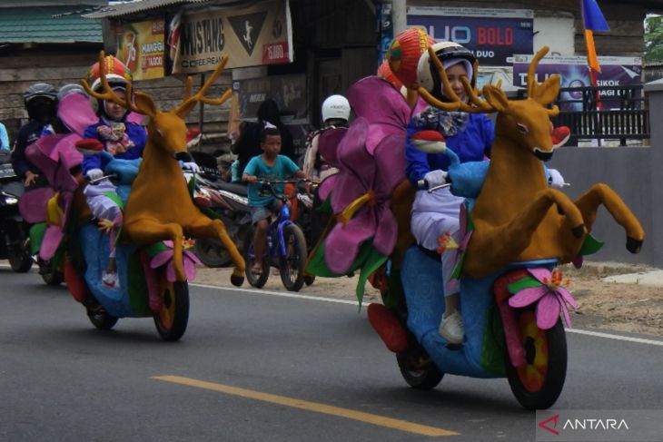 Pawai kendaraan hias di Pangkalpinang