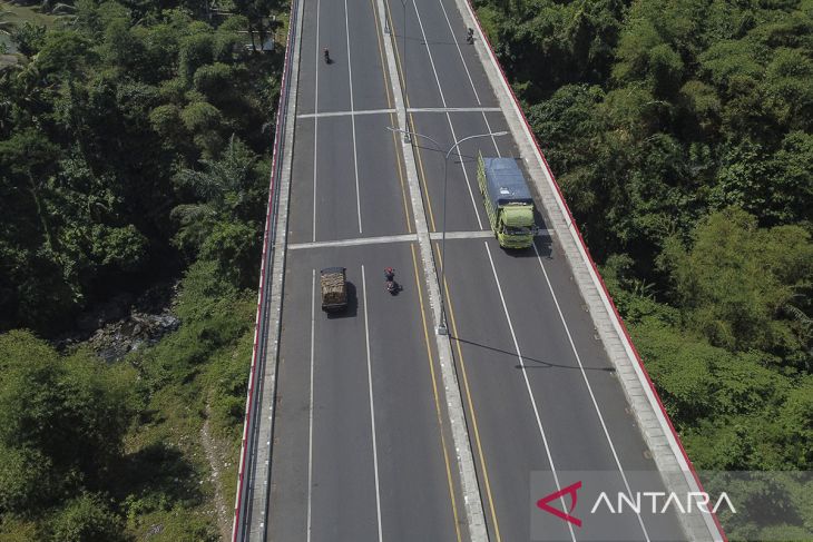 Jembatan Ciloseh meningkatkan konektivitas dan aksebilitas  ekonomi