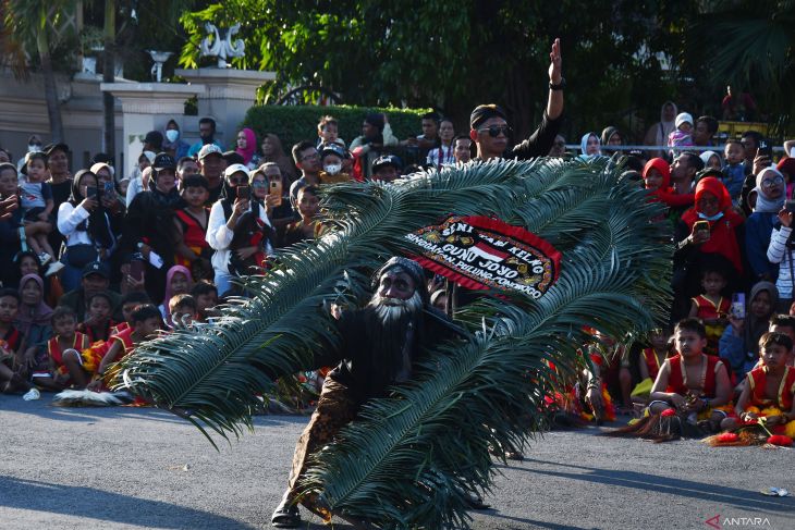 Parade budaya Serenade Langit Tembaga di Ponorogo