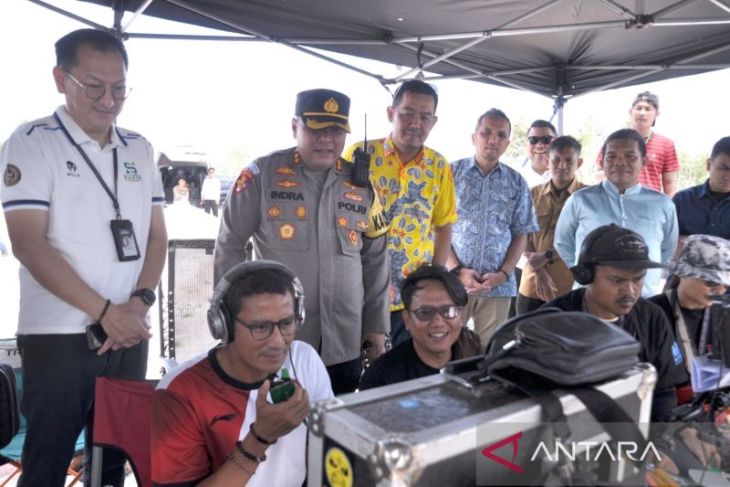Menparekraf Sandiaga saksikan langsung syuting film "The Bell" di Belitung Timur
