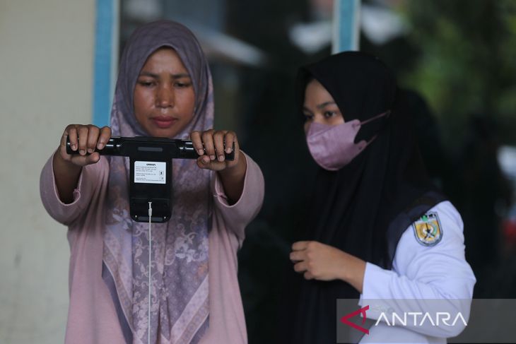 FOTO - Pemeriksaan kesehatan gratis lansia di Aceh