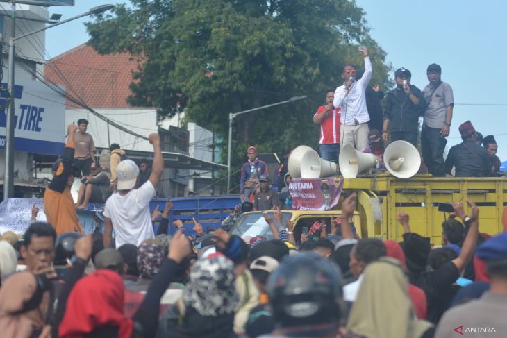 Unjuk rasa dugaan dana PEN di Situbondo