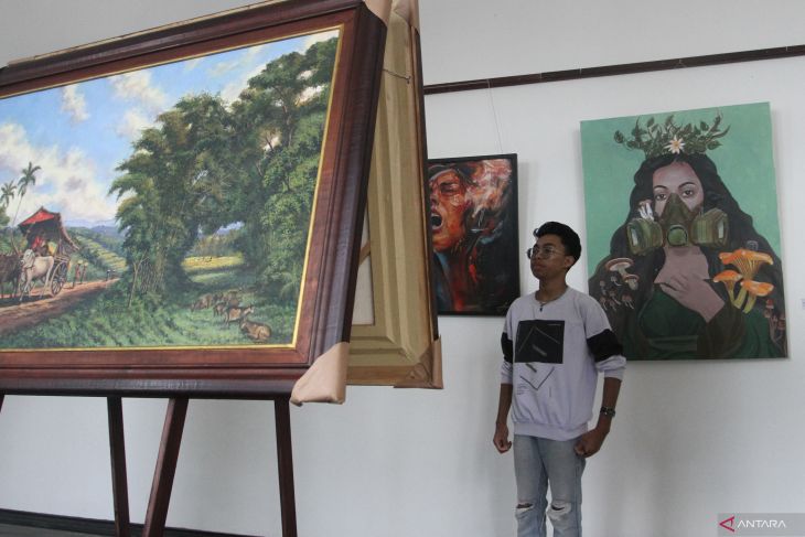 Pameran lukisan bertema kebersamaan di Malang