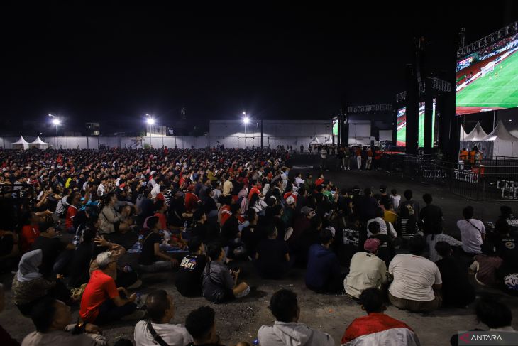 Nobar Timnas Indonesia di Surabaya