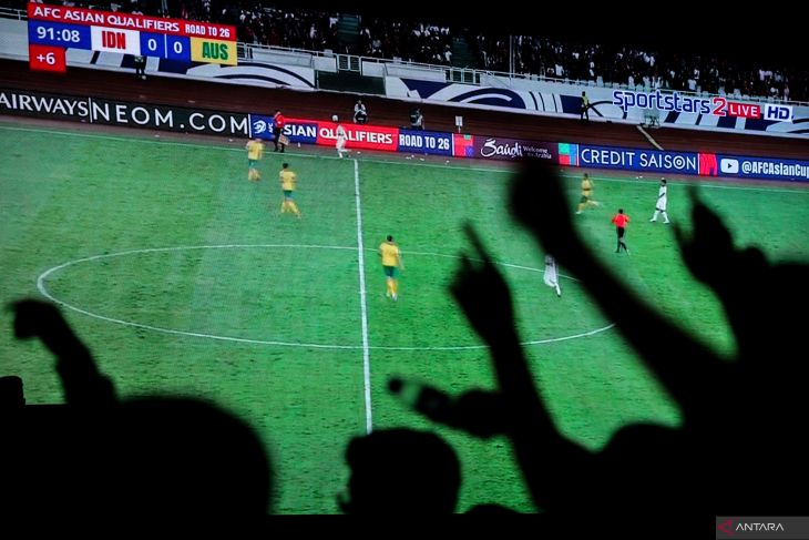 Nobar Timnas Indonesia di Surabaya