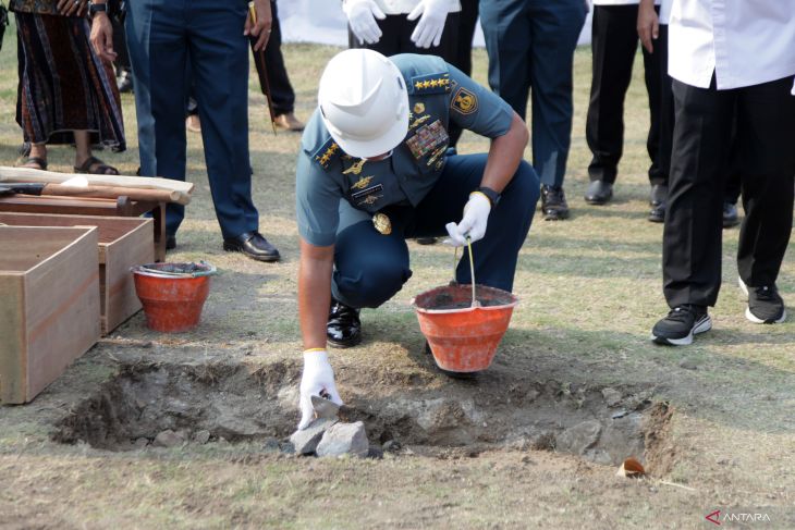 Pembangunan panti asuhan dan musolla oleh KSAL