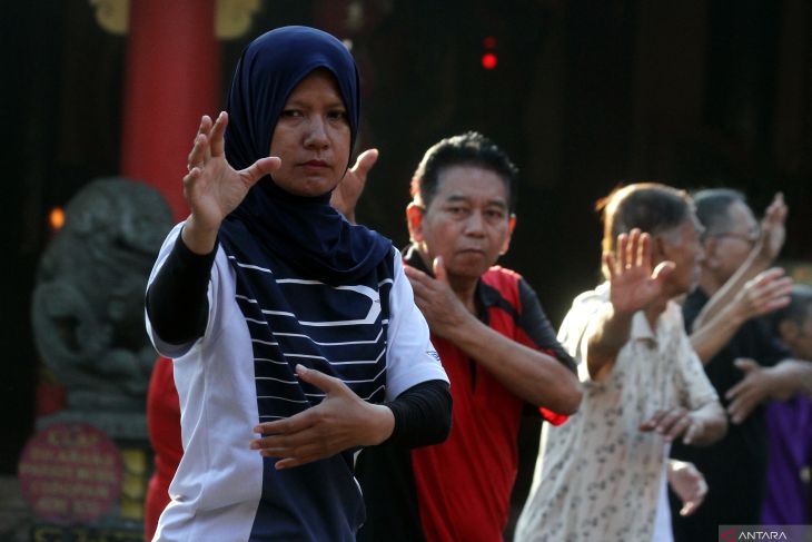 Senam Tai Chi di klenteng Malang