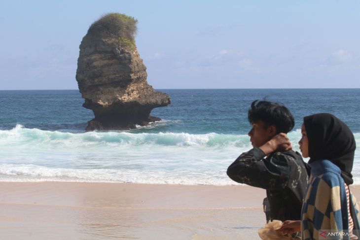 Wisata pantai Pudak Blitar