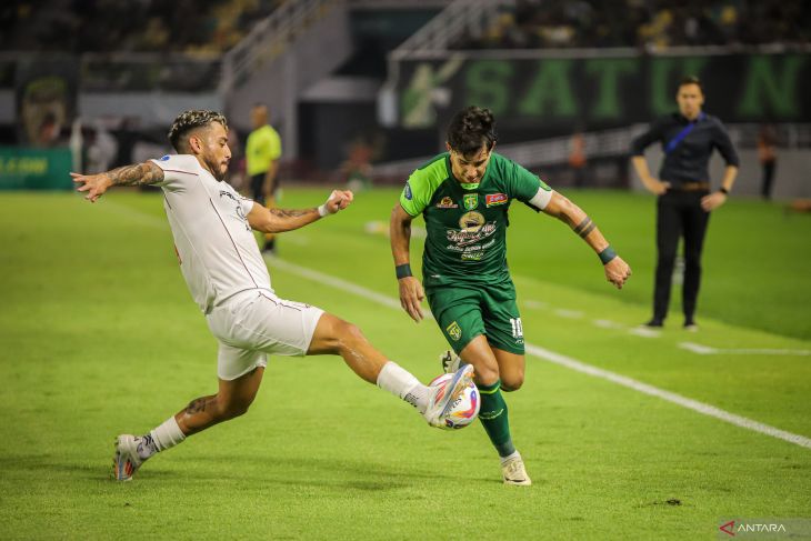 Persebaya kalahkan Persis Solo