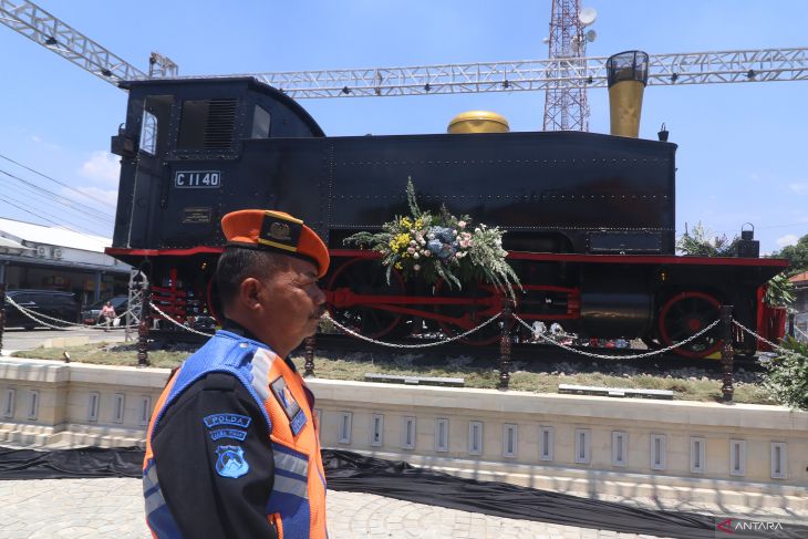 Peresmian monumen lokomotif stasiun Kediri