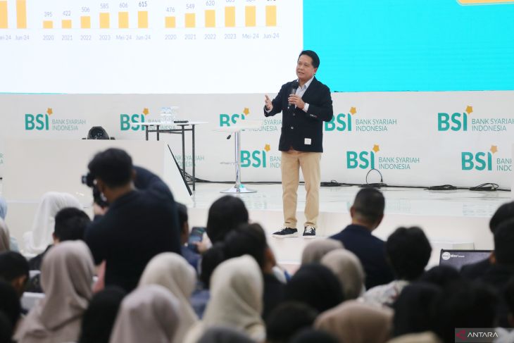 Literasi CEO BSI mengajar di Surabaya