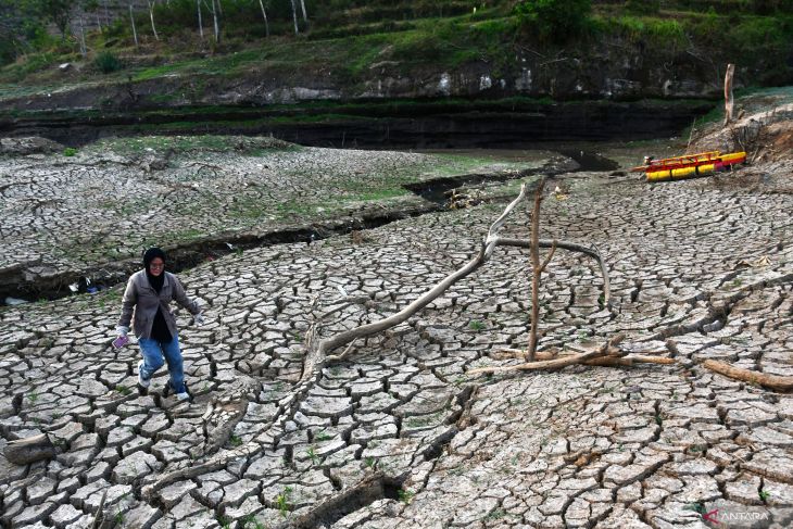 Waduk Bendo Ponorogo mengering