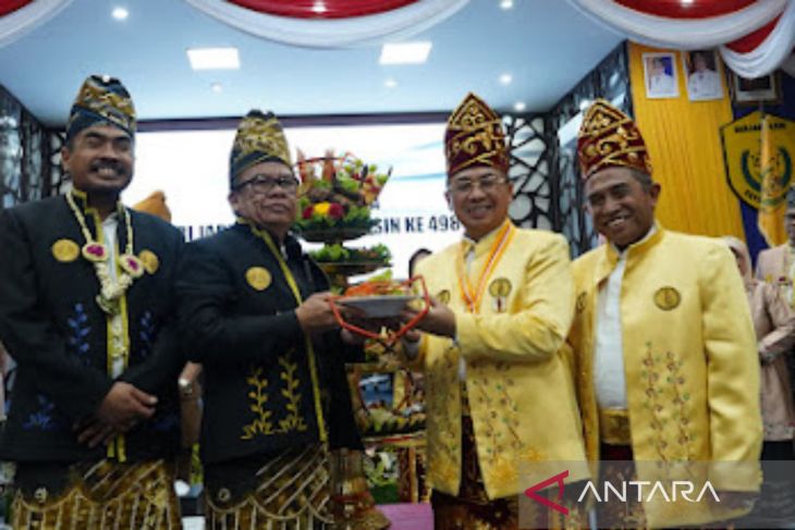 Pemotongan Nasi Astakona jelang Rapat Paripurna Harjad Ke-498 Banjarmasin