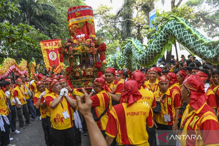 Kirab budaya Gotong Toapekong