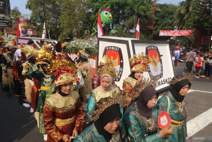 Kirab maskot Pilkada 2024 di Kota Kediri