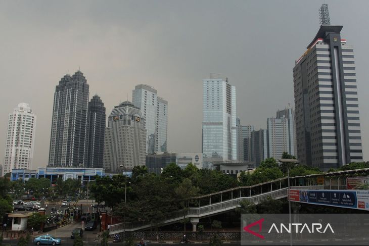 BMKG prakirakan cuaca sebagian wilayah Indonesia berawan tebal