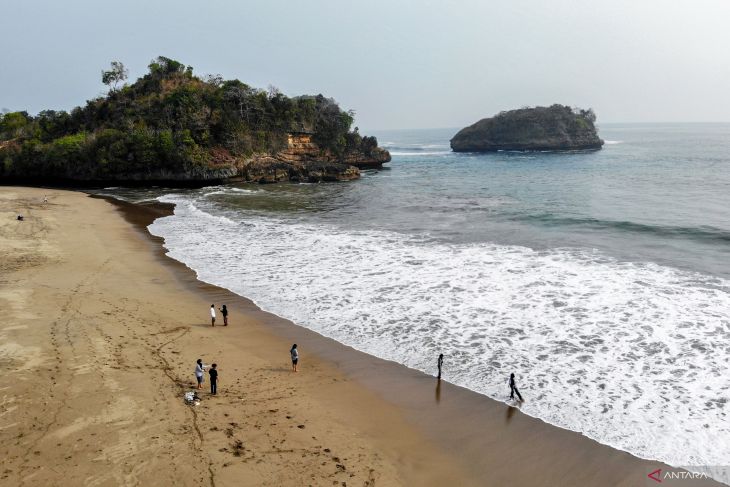 Dampak jalur lintas selatan bagi sektor pariwisata di Malang