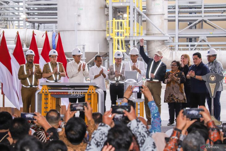 Peresmian produksi Smelter PTFI di Gresik