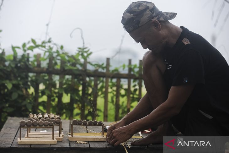 Miniatur bedug inti cendramata khas Kabupaten Serang