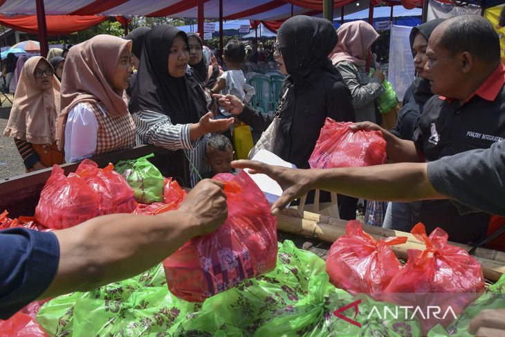 Pembagian sembako gratis cegah stunting