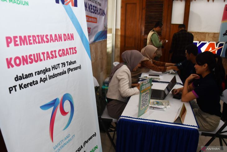 Layanan kesehatan gratis HUT KAI di Madiun