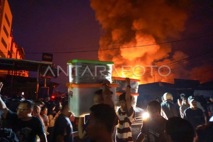 Pasar Remu Kota Sorong terbakar