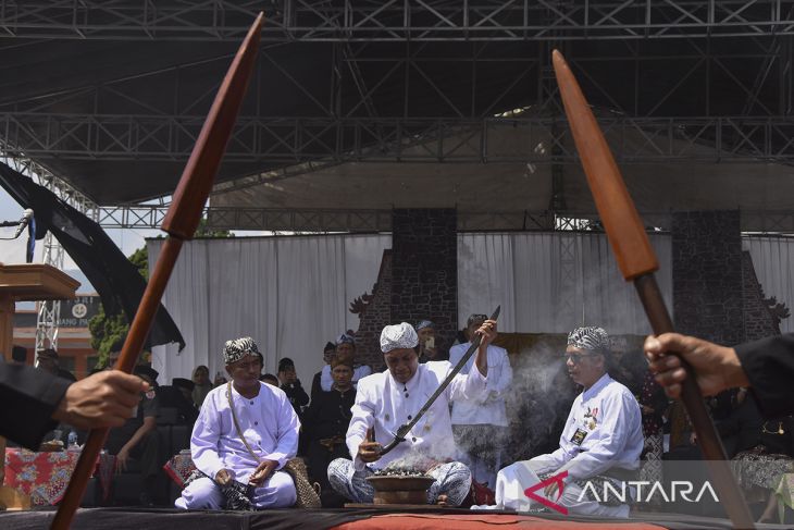 Tradisi Adat Nyangku di Ciamis