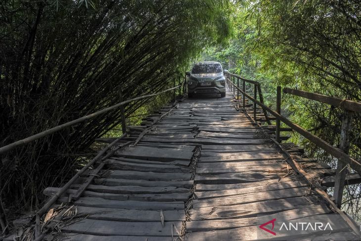 Akses jembatan Serang-Tangerang rusak