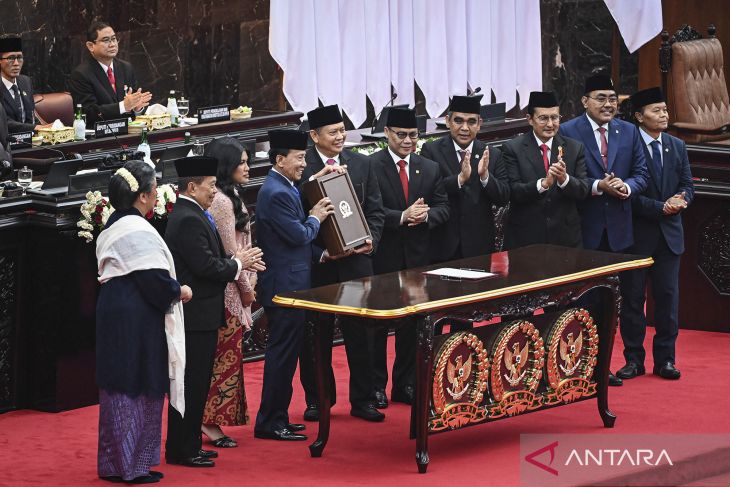 Pelantikan anggota parlemen masa bakti 2024-2029