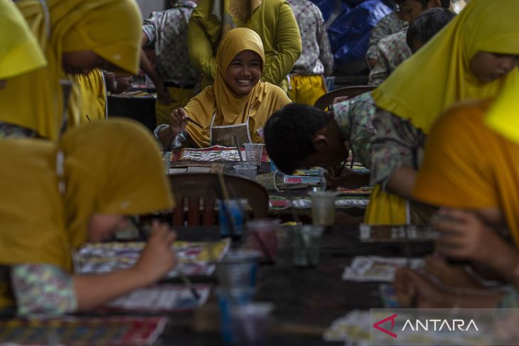 Peringatan Hari Batik Nasional di Kota Serang